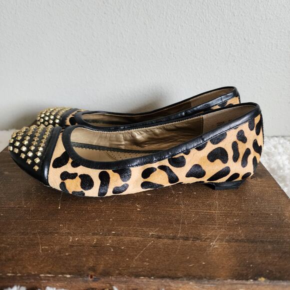 Me Too Leopard Krave with Studded Flats in Gold/Black Women's Size 6M - Picture 4 of 11